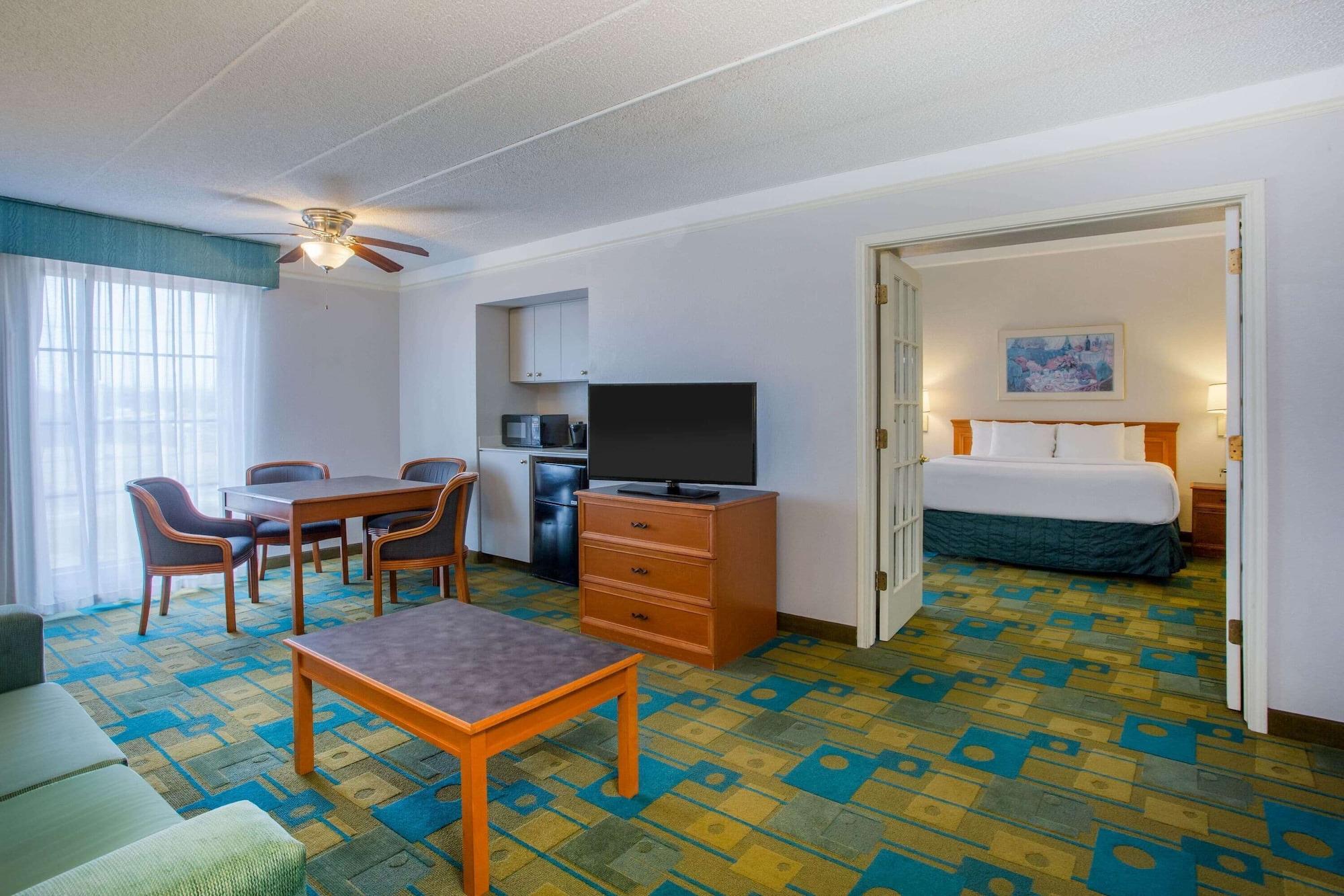 La Quinta Inn By Wyndham Norfolk Virginia Beach Extérieur photo